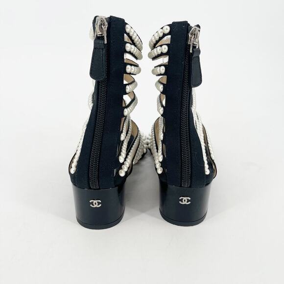Chanel Pre-Fall 2016 Black Calfskin Pearl Detail Gladiator Sandal size 37 EU - Picture 11 of 16
